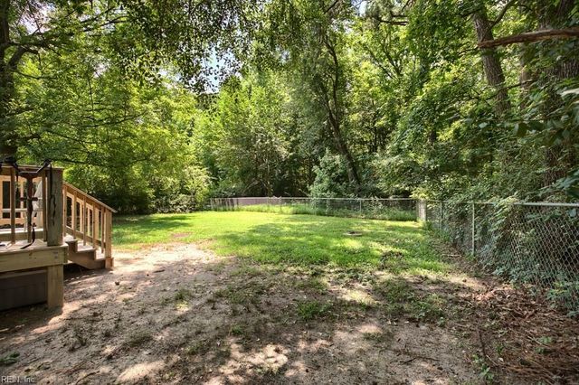 10424 Indian RD, Gloucester, VA 23061