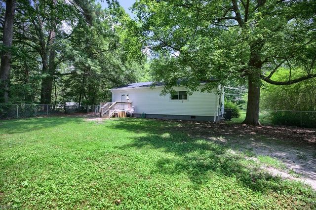 10424 Indian RD, Gloucester, VA 23061