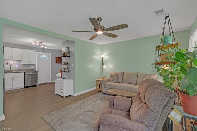 10424 Indian RD, Gloucester, VA 23061