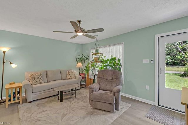 10424 Indian RD, Gloucester, VA 23061