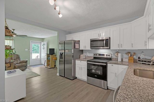 10424 Indian RD, Gloucester, VA 23061