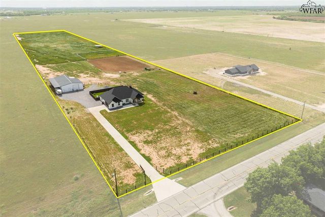 819 S BELL ROAD, Iowa Park, TX 76367