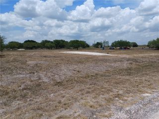 125 County Road 3053, Orange Grove, TX 78372