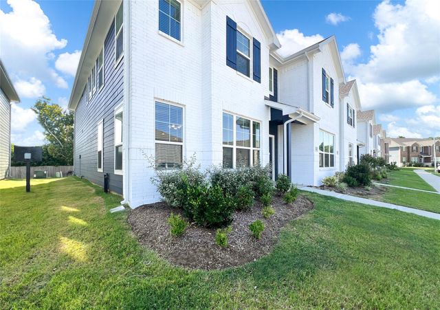 2234 Memory Oaks Drive, Tomball, TX 77375