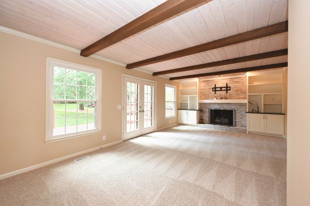 100 Applewood Ct, Hendersonville, TN 37075