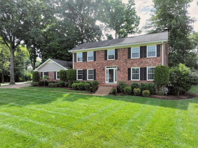 100 Applewood Ct, Hendersonville, TN 37075