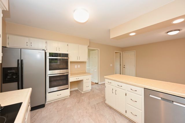 100 Applewood Ct, Hendersonville, TN 37075