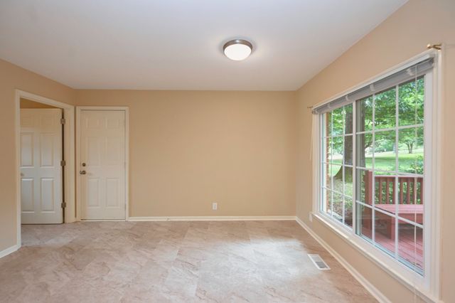 100 Applewood Ct, Hendersonville, TN 37075