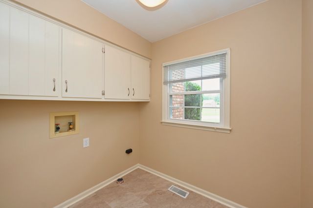 100 Applewood Ct, Hendersonville, TN 37075