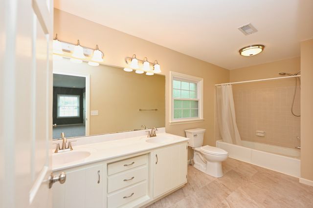 100 Applewood Ct, Hendersonville, TN 37075