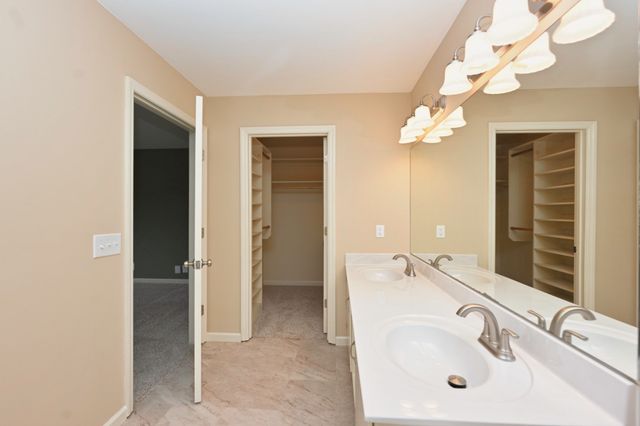 100 Applewood Ct, Hendersonville, TN 37075