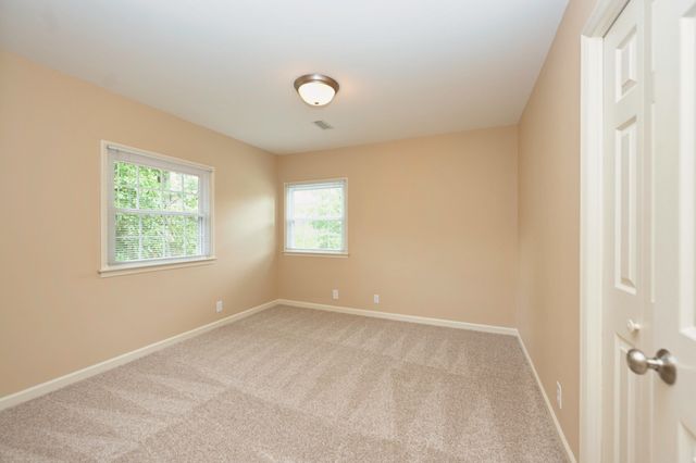 100 Applewood Ct, Hendersonville, TN 37075