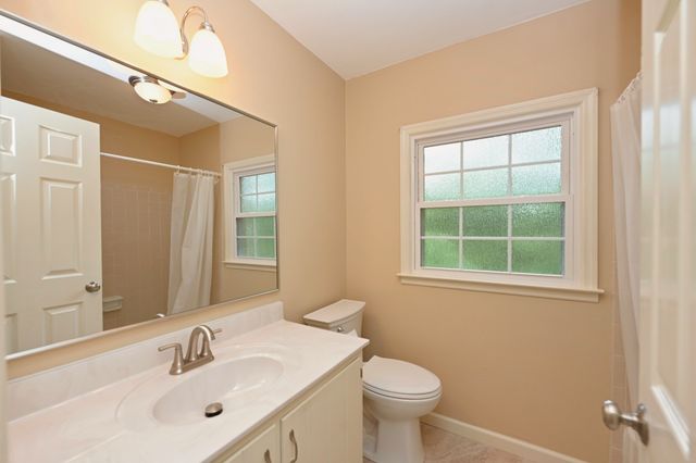 100 Applewood Ct, Hendersonville, TN 37075
