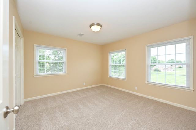 100 Applewood Ct, Hendersonville, TN 37075