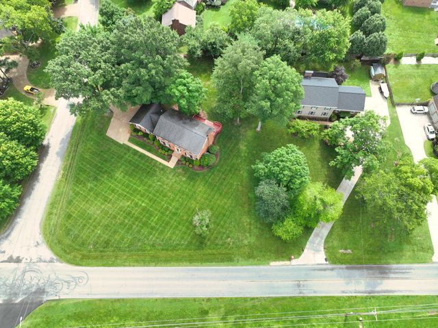100 Applewood Ct, Hendersonville, TN 37075