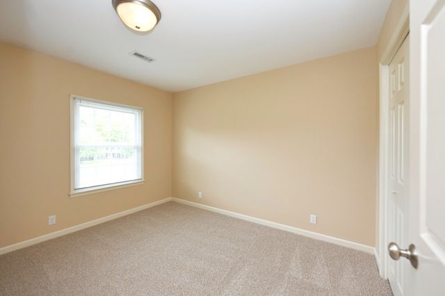100 Applewood Ct, Hendersonville, TN 37075