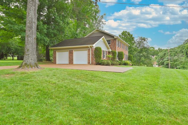 100 Applewood Ct, Hendersonville, TN 37075