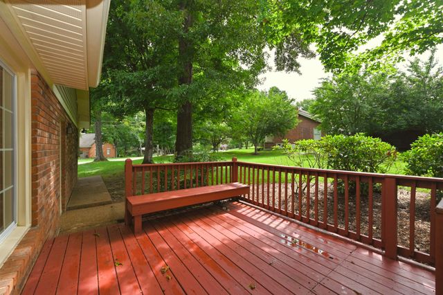 100 Applewood Ct, Hendersonville, TN 37075