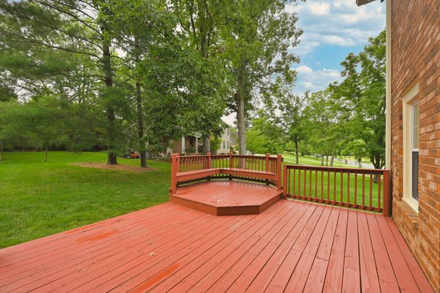 100 Applewood Ct, Hendersonville, TN 37075