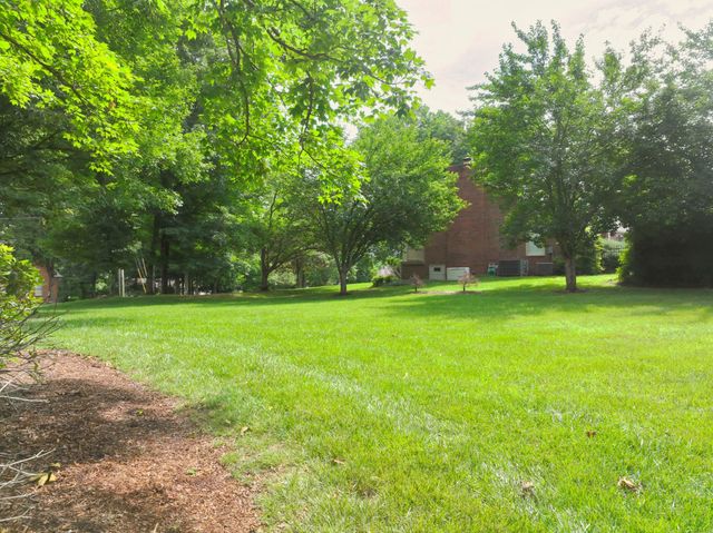 100 Applewood Ct, Hendersonville, TN 37075