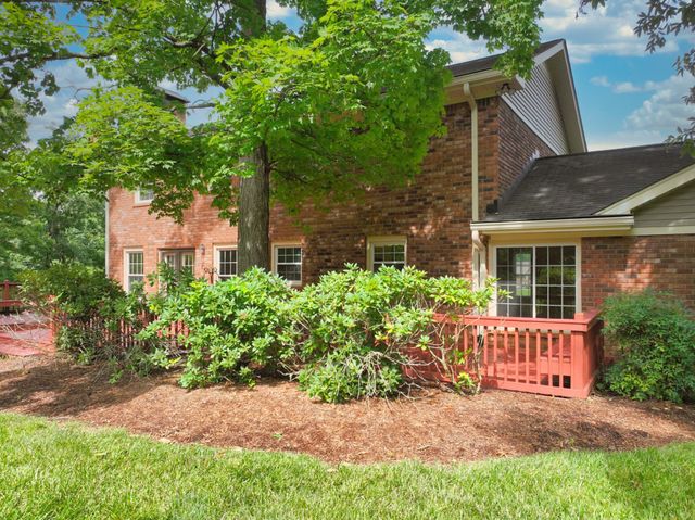100 Applewood Ct, Hendersonville, TN 37075