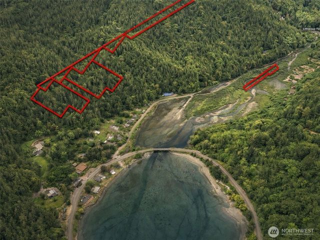 58 Stickney Street N, Lilliwaup, WA 98555