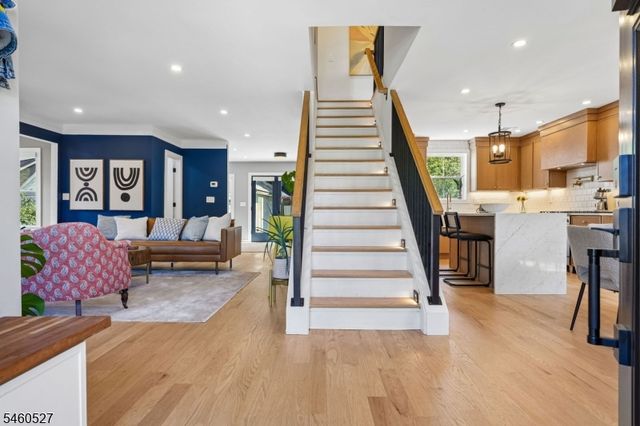39 Walnut Cres, Montclair Twp., NJ 07042