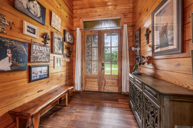 27605 Patterson Rd, Springfield, LA 70462