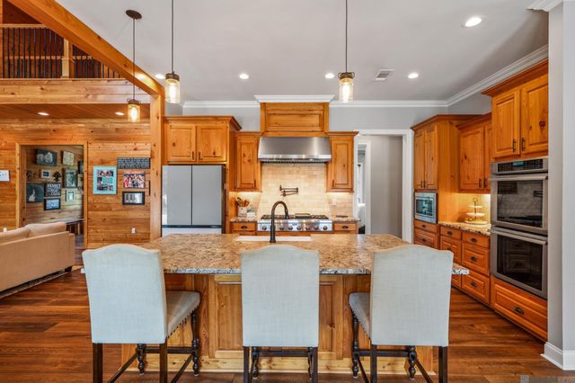 27605 Patterson Rd, Springfield, LA 70462