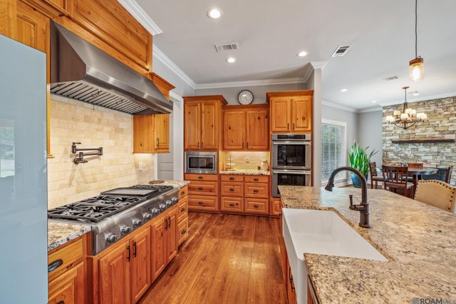 27605 Patterson Rd, Springfield, LA 70462