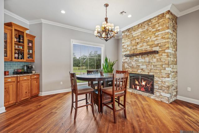 27605 Patterson Rd, Springfield, LA 70462