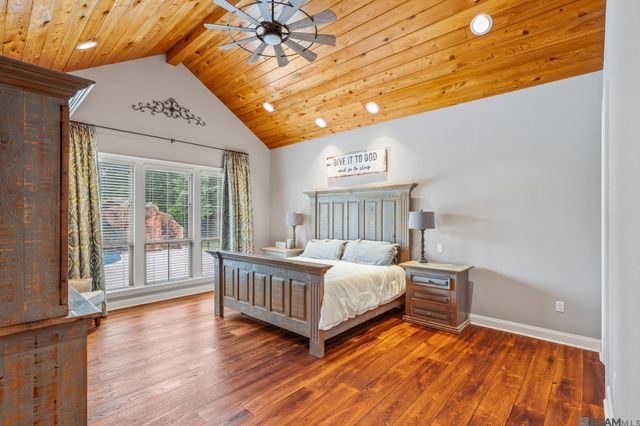 27605 Patterson Rd, Springfield, LA 70462