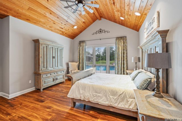 27605 Patterson Rd, Springfield, LA 70462