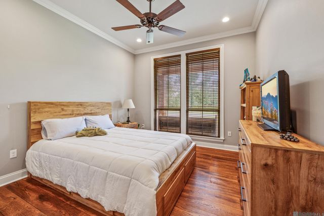 27605 Patterson Rd, Springfield, LA 70462