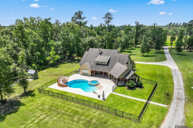 27605 Patterson Rd, Springfield, LA 70462