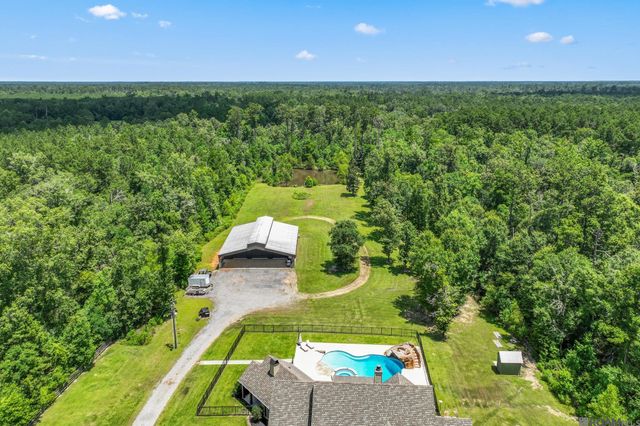 27605 Patterson Rd, Springfield, LA 70462