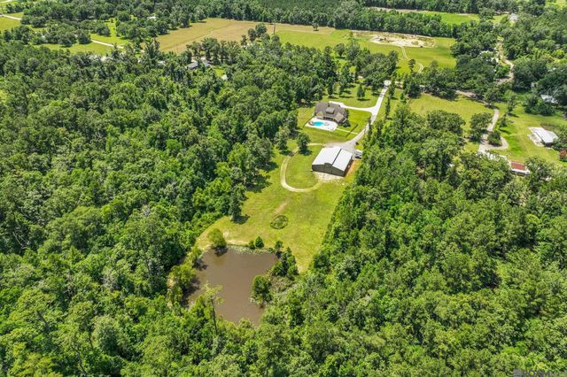 27605 Patterson Rd, Springfield, LA 70462