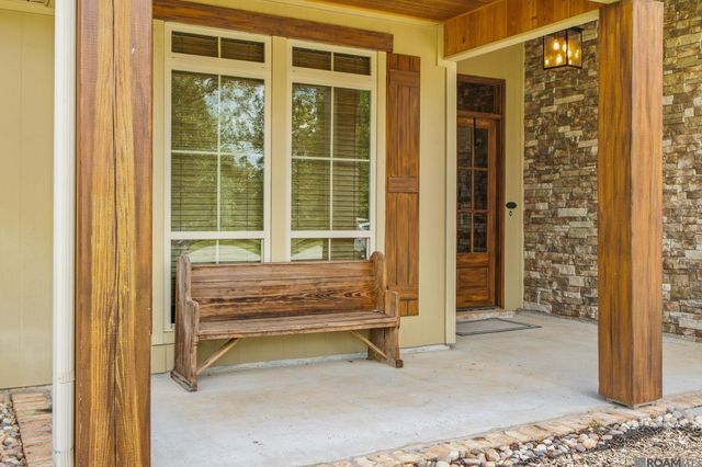 27605 Patterson Rd, Springfield, LA 70462