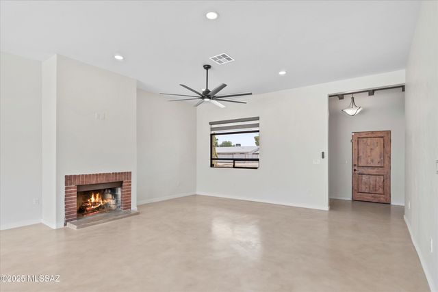 1915 E Lind Road, Tucson, AZ 85719