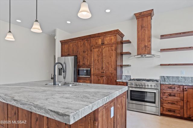 1915 E Lind Road, Tucson, AZ 85719