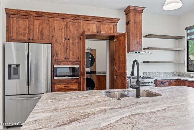 1915 E Lind Road, Tucson, AZ 85719