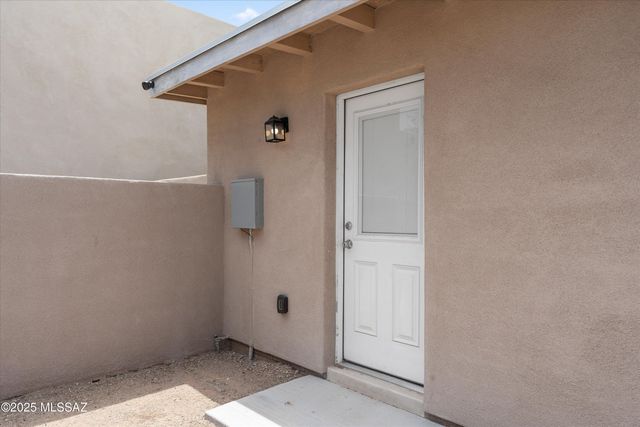 1915 E Lind Road, Tucson, AZ 85719