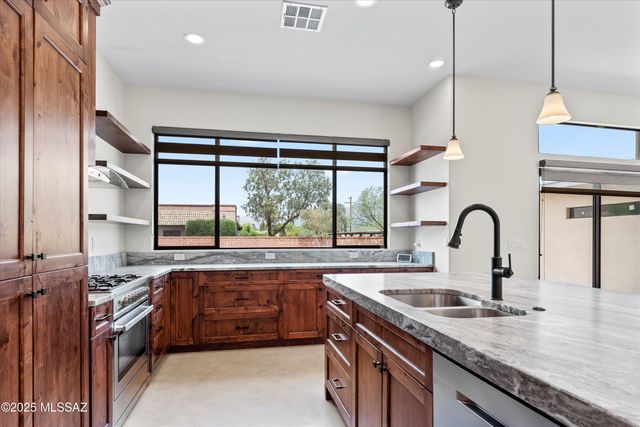 1915 E Lind Road, Tucson, AZ 85719
