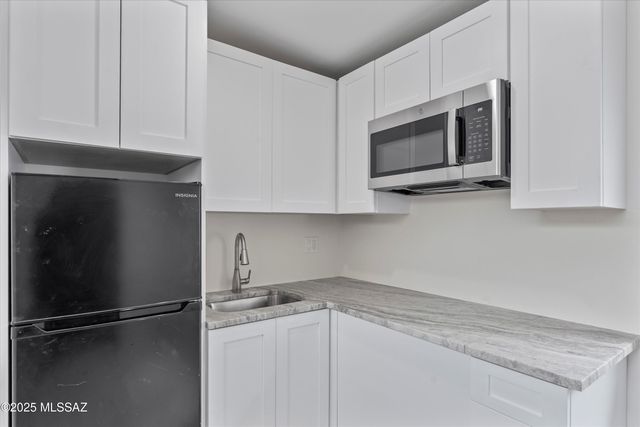 1915 E Lind Road, Tucson, AZ 85719