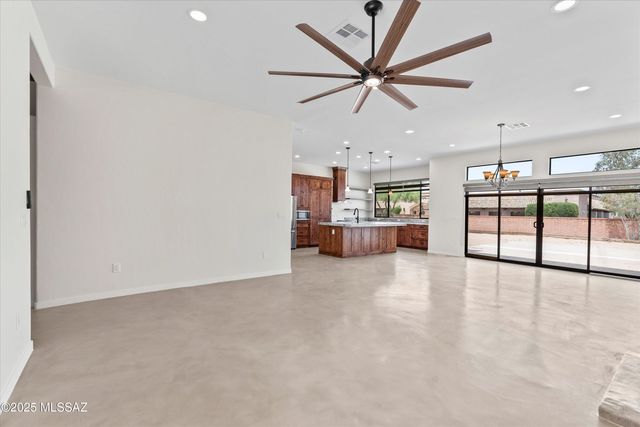 1915 E Lind Road, Tucson, AZ 85719
