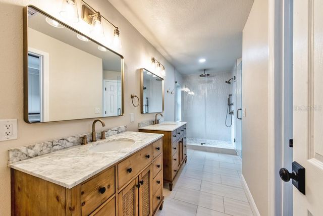 5318 LENOIR COURT, Plant City, FL 33566