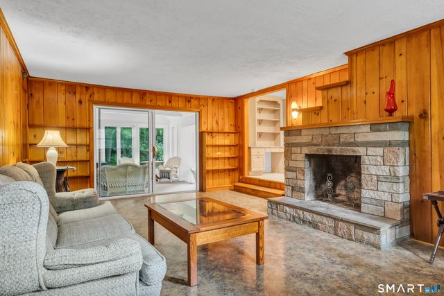 11 Autumn Lane, Clinton, CT 06413