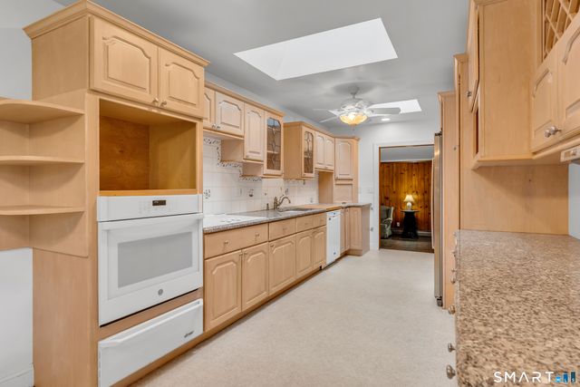 11 Autumn Lane, Clinton, CT 06413