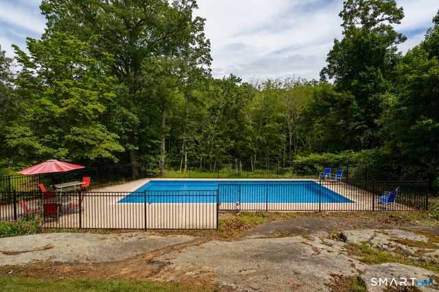 11 Autumn Lane, Clinton, CT 06413