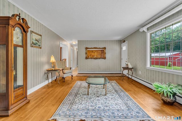 11 Autumn Lane, Clinton, CT 06413